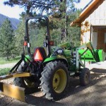 John Deere 4400 with 460 Loader and Blade